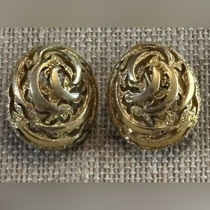 Vintage Crown Trifari Gold Tone Textured Swirl Earrings